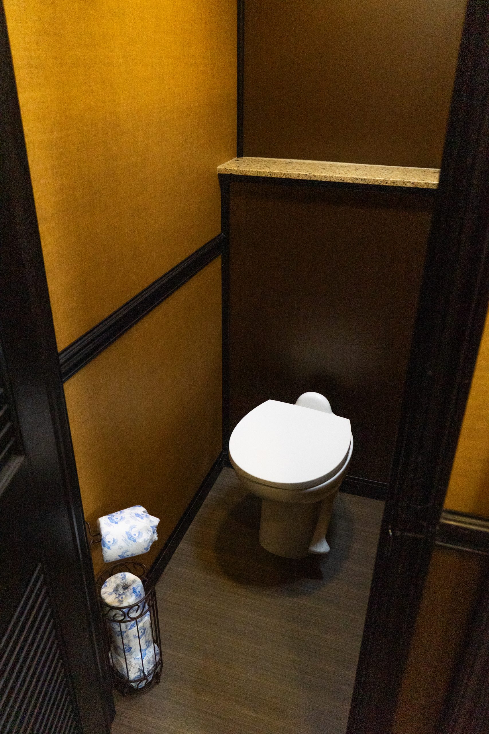 rent a 11-Restroom Trailer
