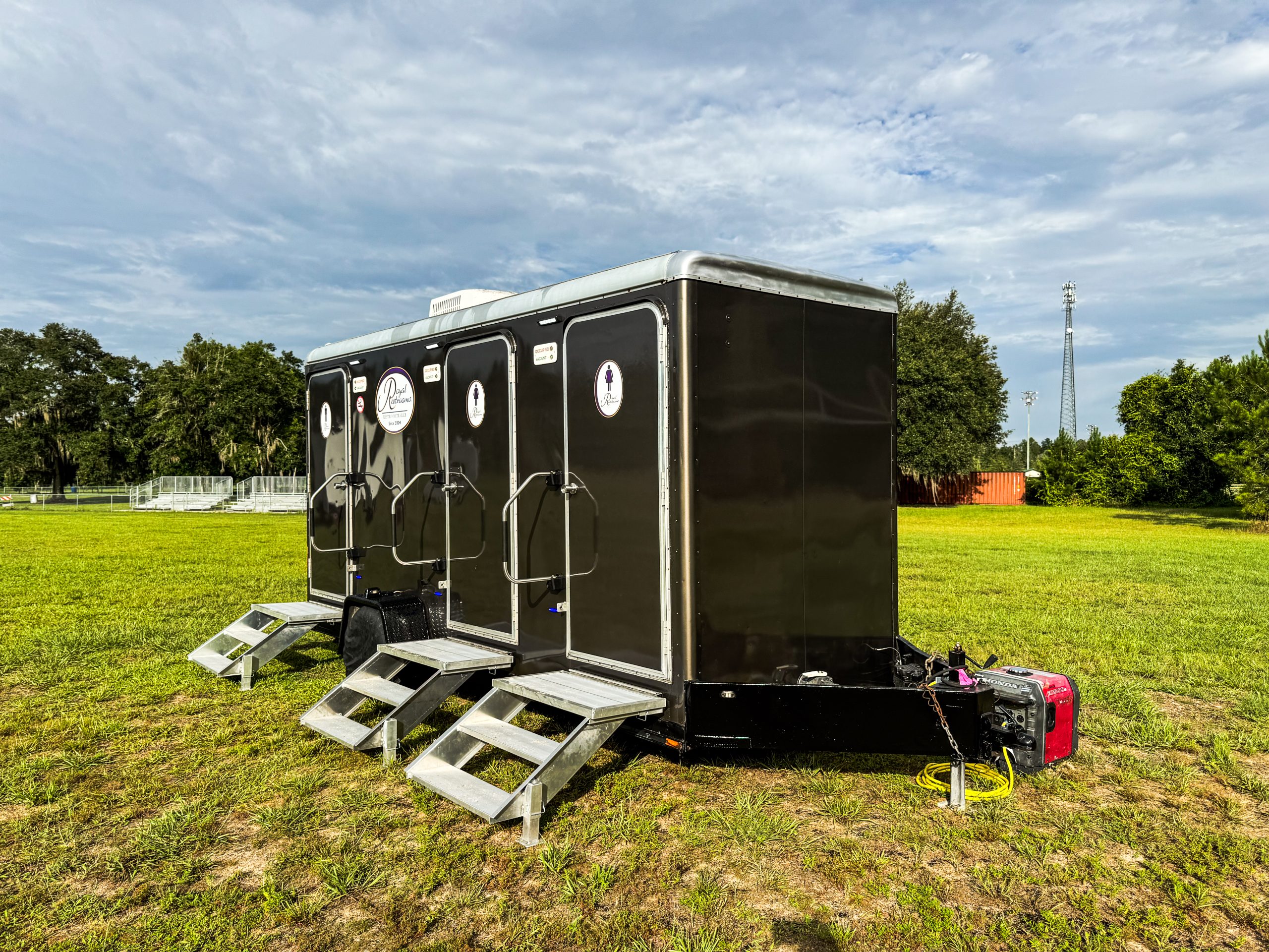 3-Restroom Trailer (Platinum)
