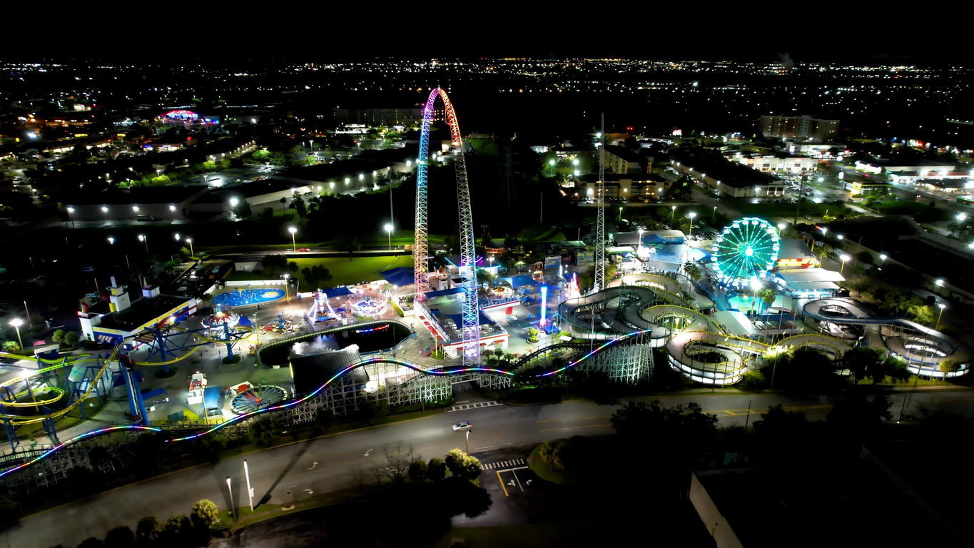 ORLANDO-NIGHT-AMUSEMENT-PARKS
