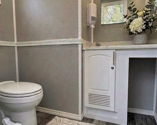 2 Stall Compact Women Side